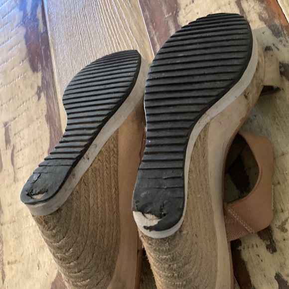 SAM EDELMAN WEDGES WITH TAN ANKLE STRAPS! 👡 - Picture 3 of 4